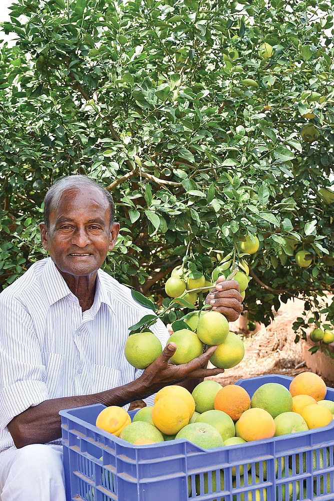 சாத்துக்குடியுடன் ஜெயராஜ்