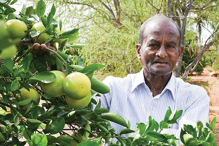 சாத்துக்குடியுடன் ஜெயராஜ்