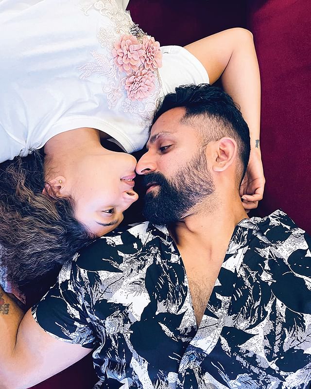 “சிக்னலில் பாராட்டுறாங்க!” - “இவர் அடி வாங்கினதைப் பார்க்க முடியலை!”