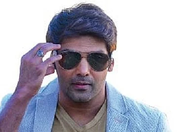 `நடிகர் ஆர்யா தொடர்பாக தவறான தகவல் பரப்பியவர்கள் மீது அவதூறு வழக்கு!' - வழக்கறிஞர் பேட்டி