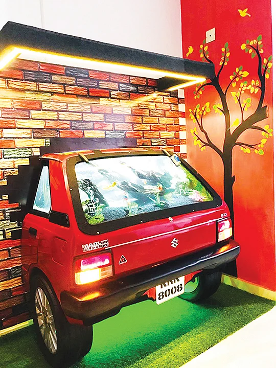 காரிலே கலைவண்ணம்