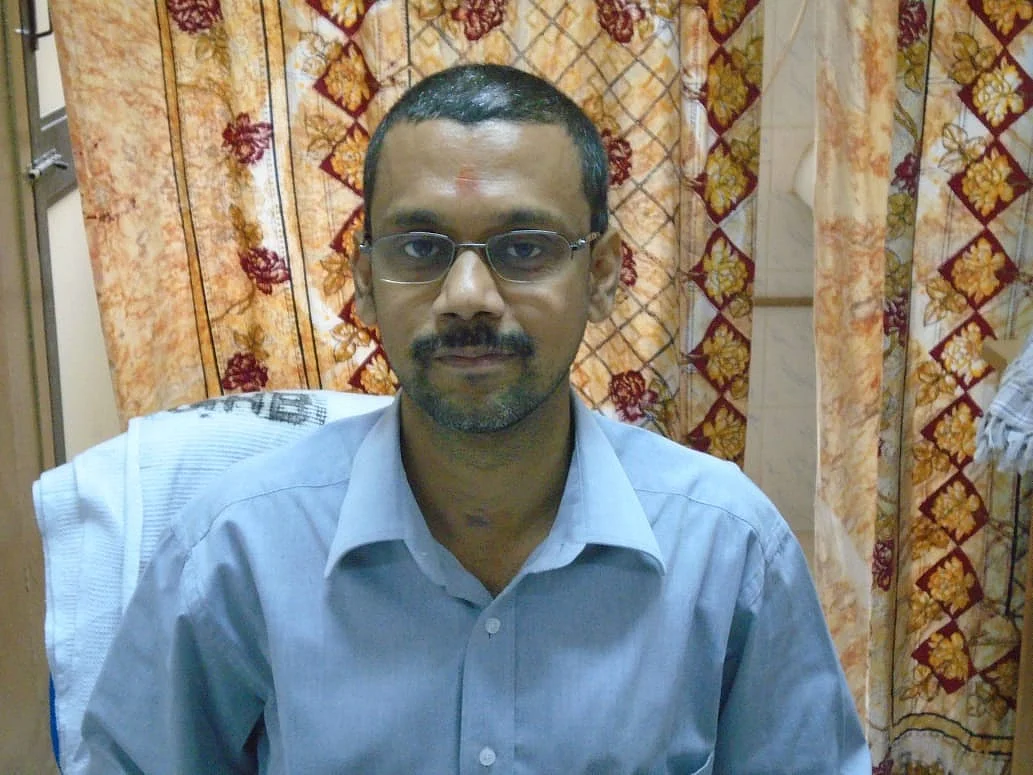 மருத்துவர் கோபாலகிருஷ்ணன்.