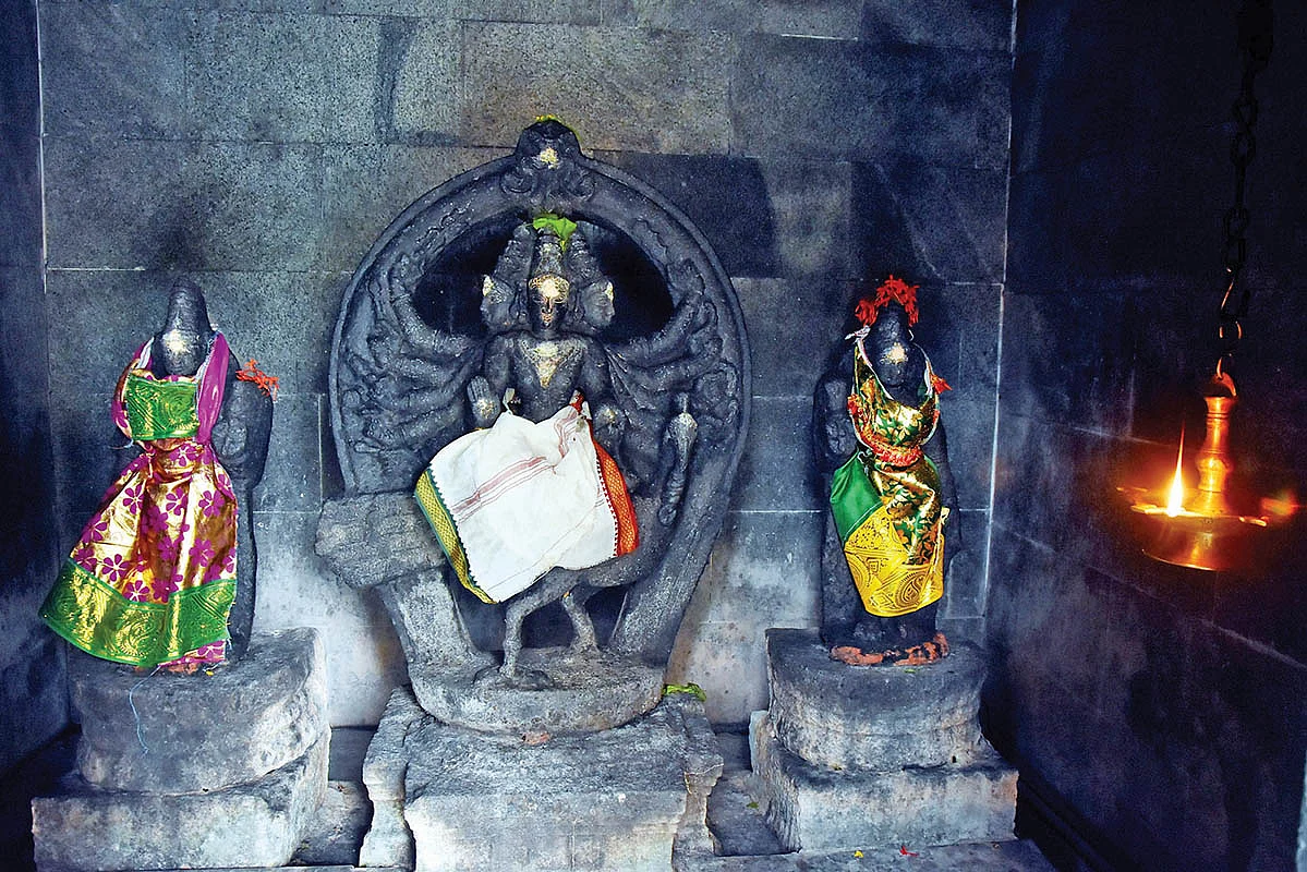 ஆறுமுகர்