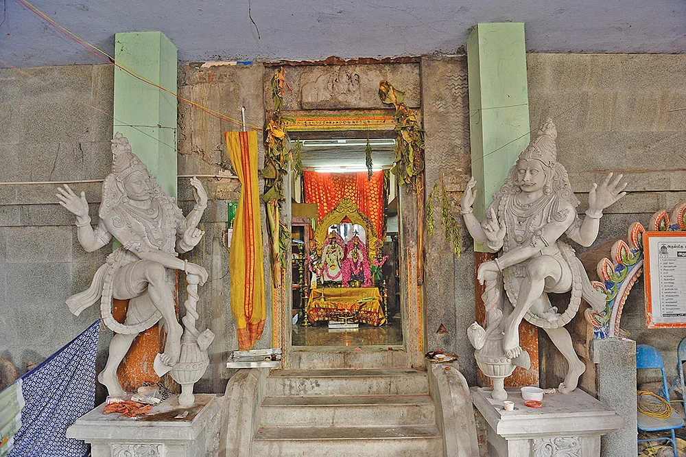 இருளப்பசாமி உமாமகேஸ்வரர் கோயில்