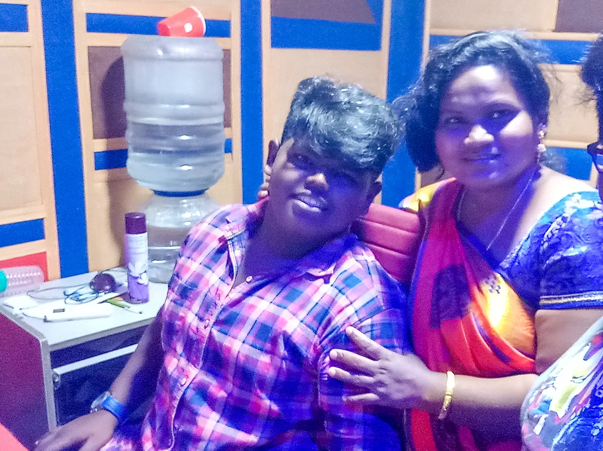 மகனுடன் லக்ஷ்மி