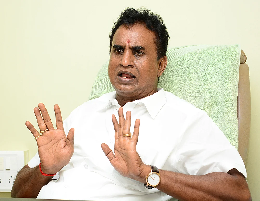வேலுமணி