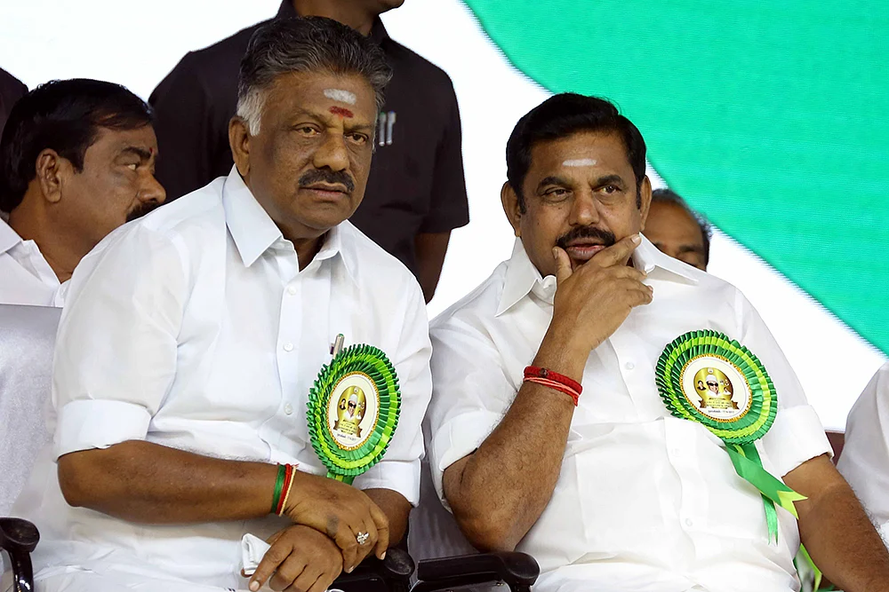 பதவி பறிக்கப்படும்! - தி.மு.க எச்சரிக்கை; விலைபோய்விடக் கூடாது - அ.தி.மு.க உஷார்