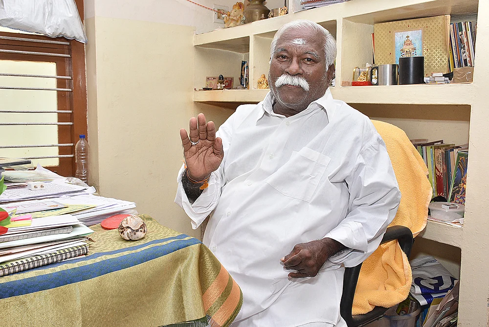 ஆதிக்க சாதி, அடிமை சாதியெல்லாம் இப்போது கிடையாது! - ‘சீரியஸாக’ சொல்கிறார் எம்.ஆர்.காந்தி!