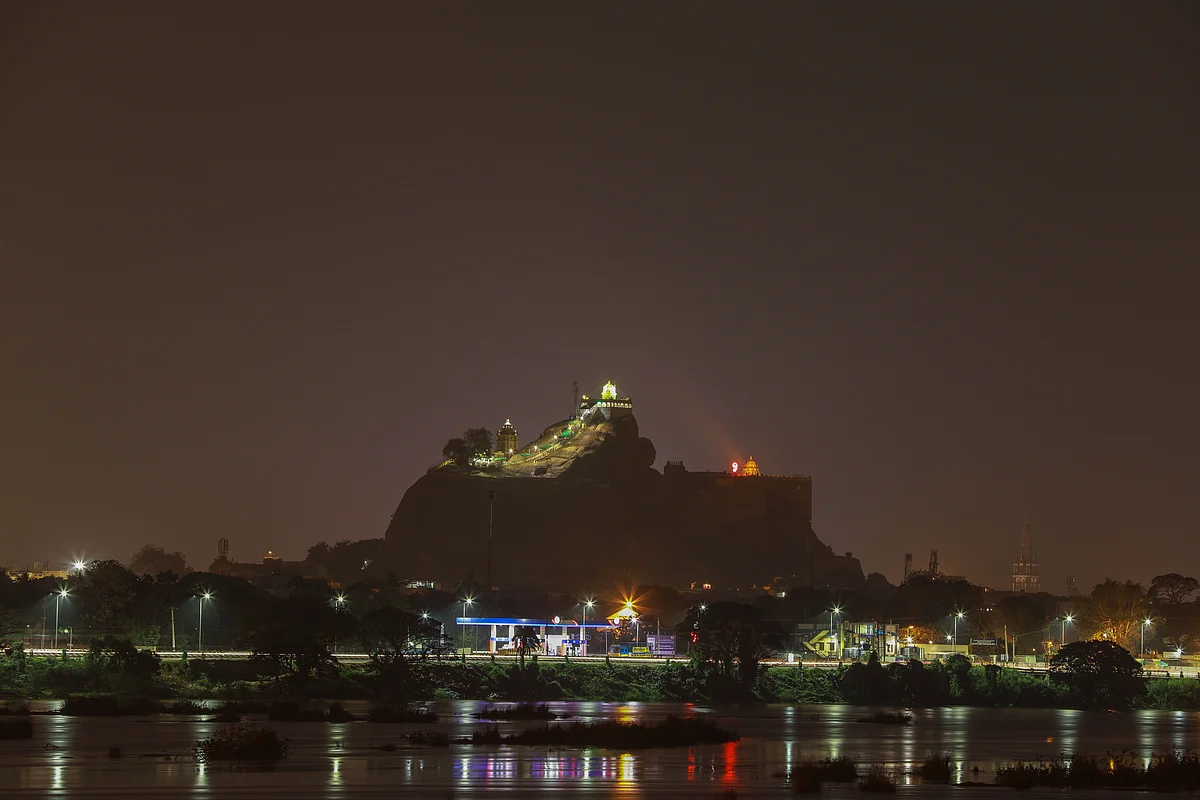 கம்பீரமான திருச்சி மலைக்கோட்டை