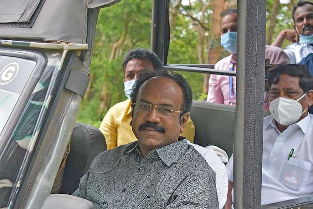 மிஸ்டர் கழுகு: ஸ்டாலின் போட்ட மெகா பிளான்! - கலக்கத்தில் மணல் புள்ளிகள்...