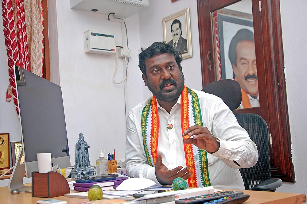 “மக்கள் விரோத திட்டங்களை எதிர்க்குறதே என் வேலை!”