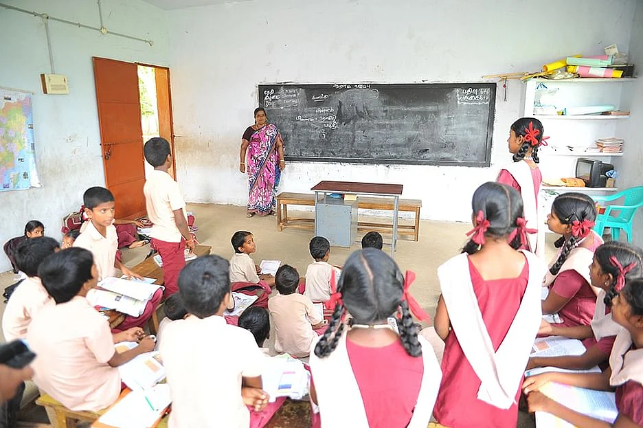 பள்ளி மாணவர்கள் (மாதிரி படம்)