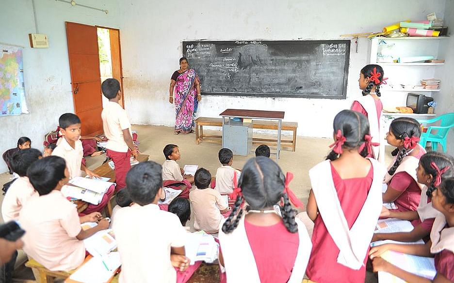 "பள்ளி மாணவர்களுக்கு   சனிக்கிழமை விடுமுறை அளிக்கவேண்டும்!"- அரசு ஆசிரியர்கள் கூட்டமைப்பு வேண்டுகோள்