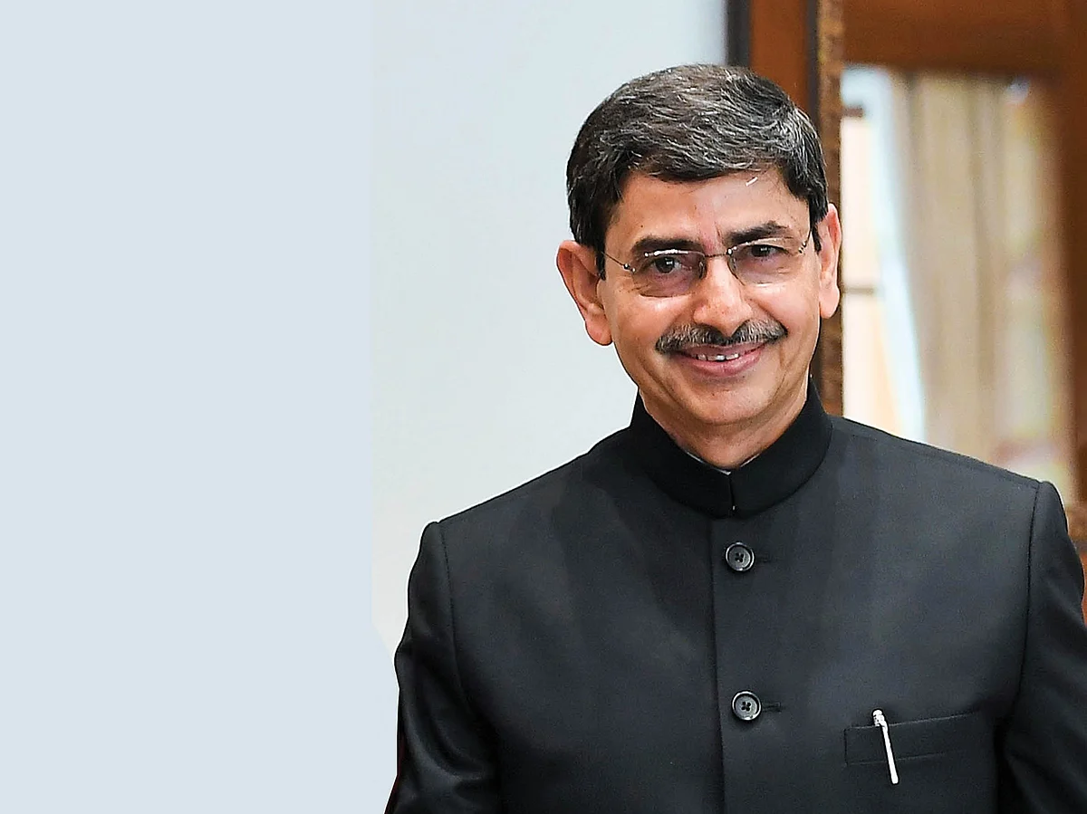 கோவை சம்பவம்: தமிழக அரசை விமர்சிக்கும் ஆளுநர் ரவியின் அணுகுமுறை சரியா?!