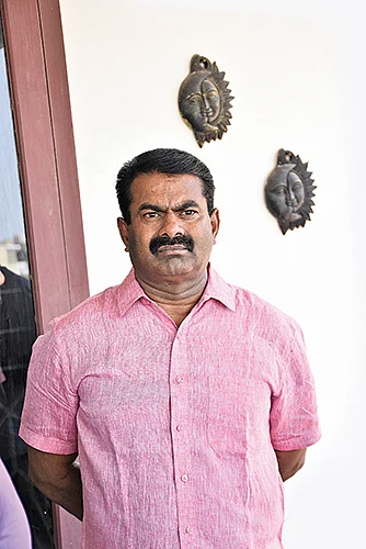 ஜோதிமணி குறித்த கேள்வி... சீமானின் பதில்! - அவள் வாசகர்கள் ரியாக்ஷன்!