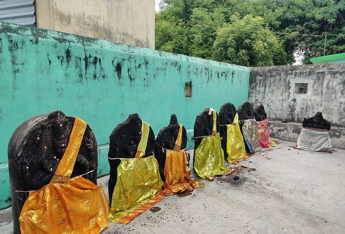சப்தமாதர்கள் சிற்பங்கள்