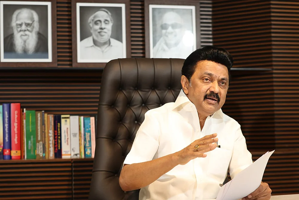 சீறும் சீனியர்ஸ்... மாவட்ட குஸ்திகள்... அமைச்சர்கள் அதகளம்!