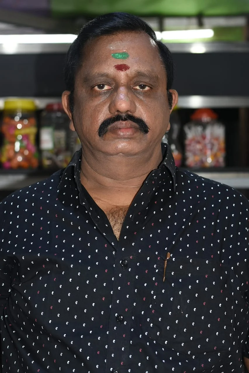 சேட் ஜி சாட் கடை உரிமையாளர் முகேஷ்குமார்