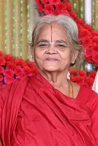 தாம்பூலத்தில் மாஸ்க், நியூஸ்பேப்பர் மலை, பட்டுச்சேலை பேக்ரவுண்டு... கொலு ஸ்பெஷல் டிப்ஸ்