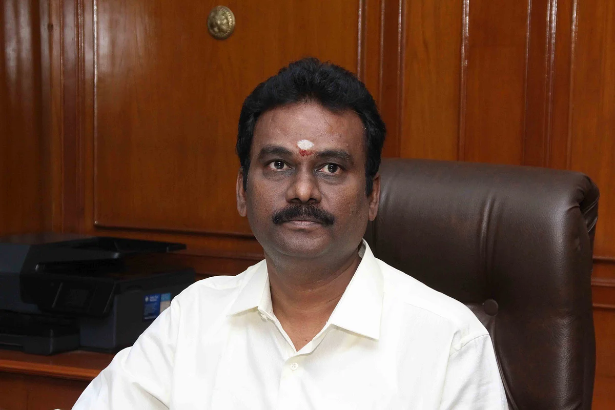 திண்டுக்கல் மாவட்ட ஆட்சியர் விசாகன்