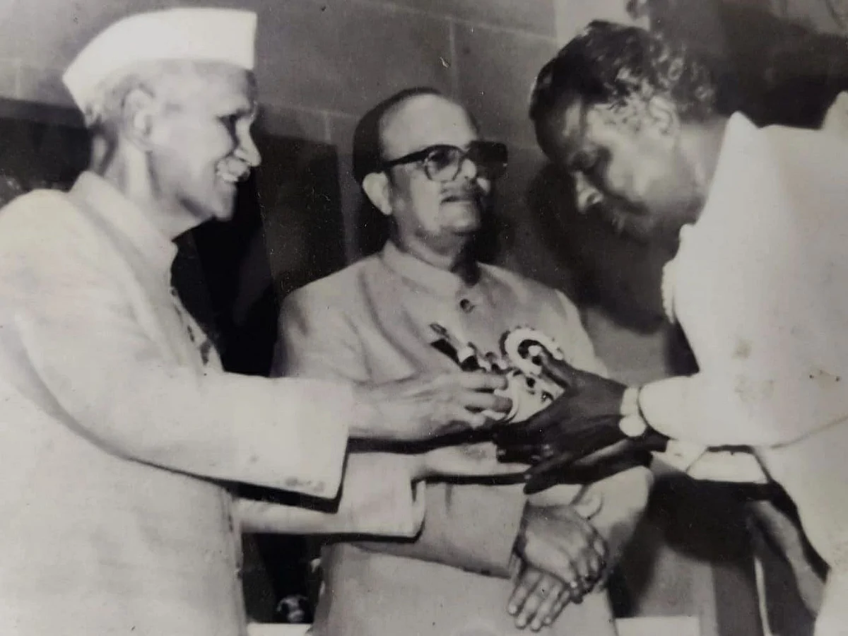 இது வாத்தியார்களின் வீடு... ஒரே குடும்பத்தில் 7 ஆசிரியர்கள்; அதில் 3 பேருக்கு நல்லாசிரியர் விருது!