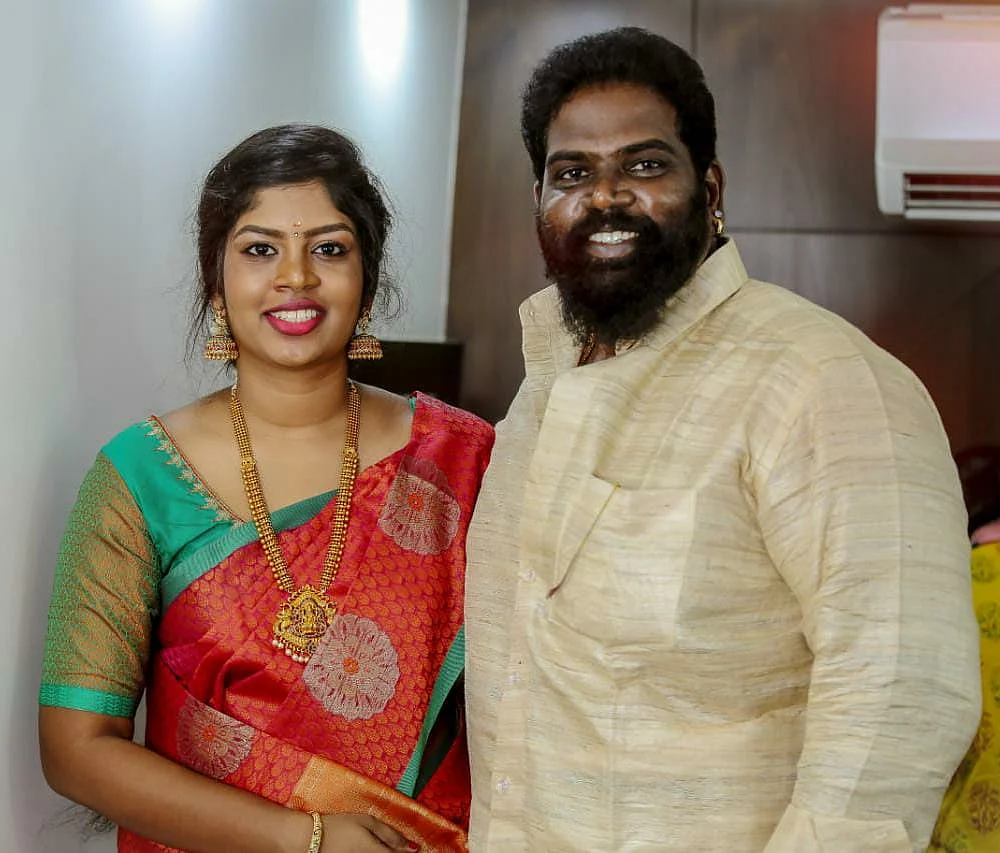 மகளுடன் பெசன்ட் ரவி