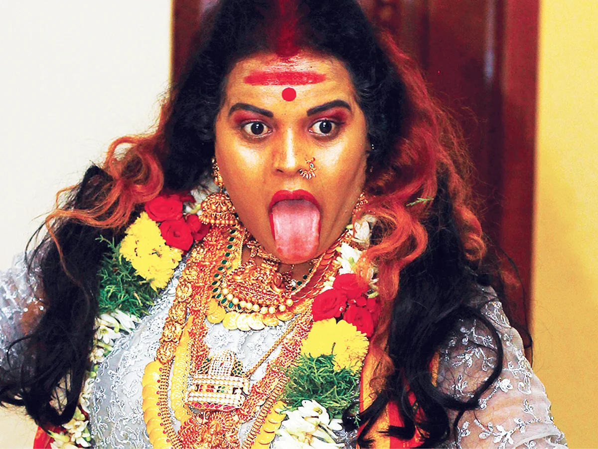 “நான் காளி!” - பவித்ரா பகீர்...
