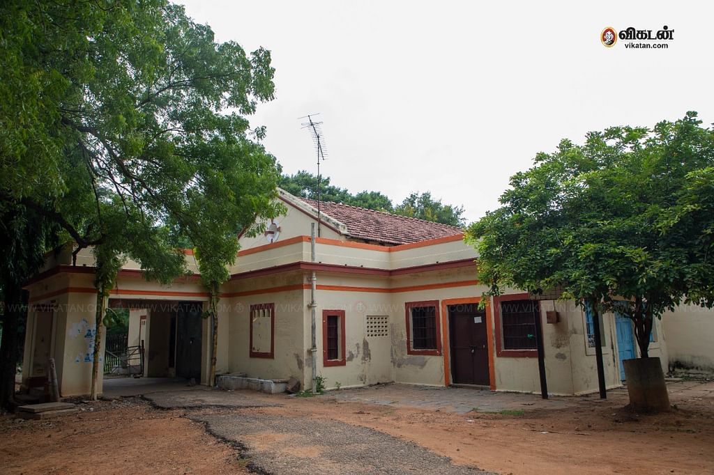 ரயில்வே டான்ஸ் ஹால்