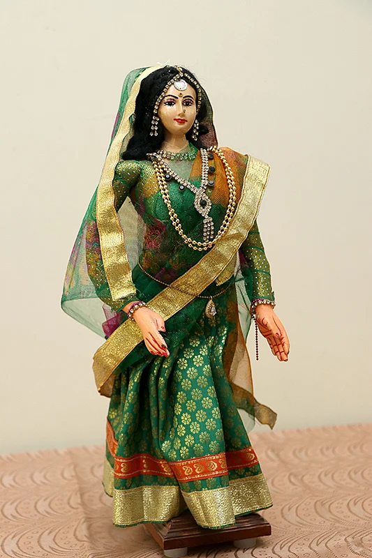 தாம்பூலத்தில் மாஸ்க், நியூஸ்பேப்பர் மலை, பட்டுச்சேலை பேக்ரவுண்டு... கொலு ஸ்பெஷல் டிப்ஸ்