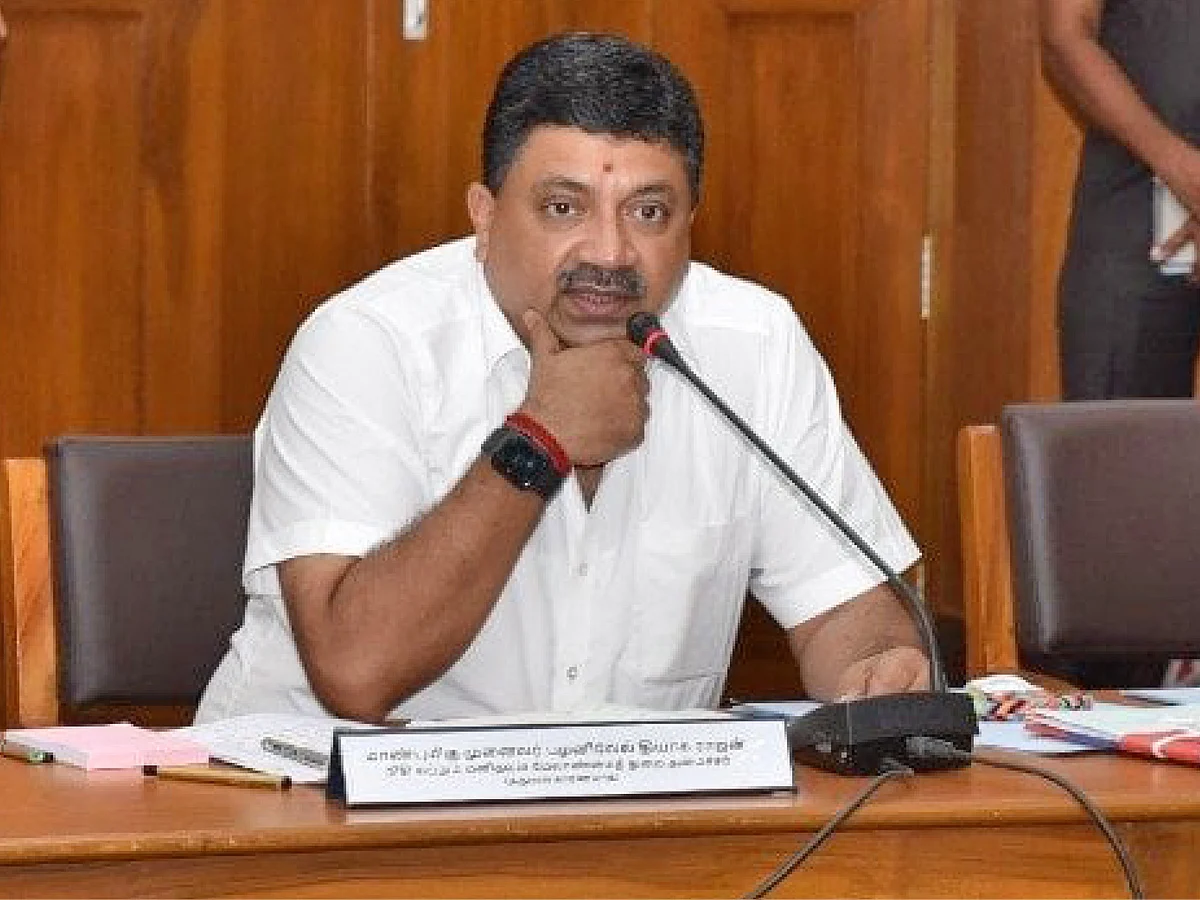 `அமைச்சர் டேபிளில் ஆயிரம் பைல்களா?' - நிதித்துறையை சுற்றும் சர்ச்சை!