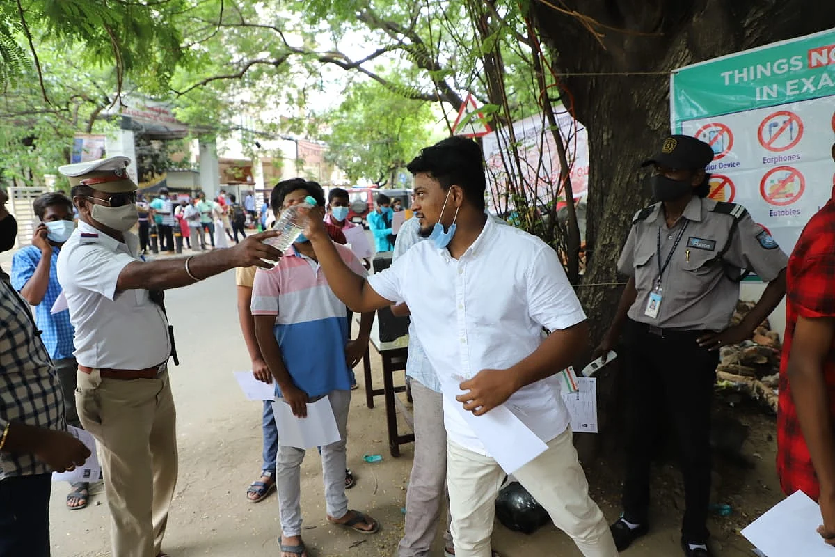 காவலர்