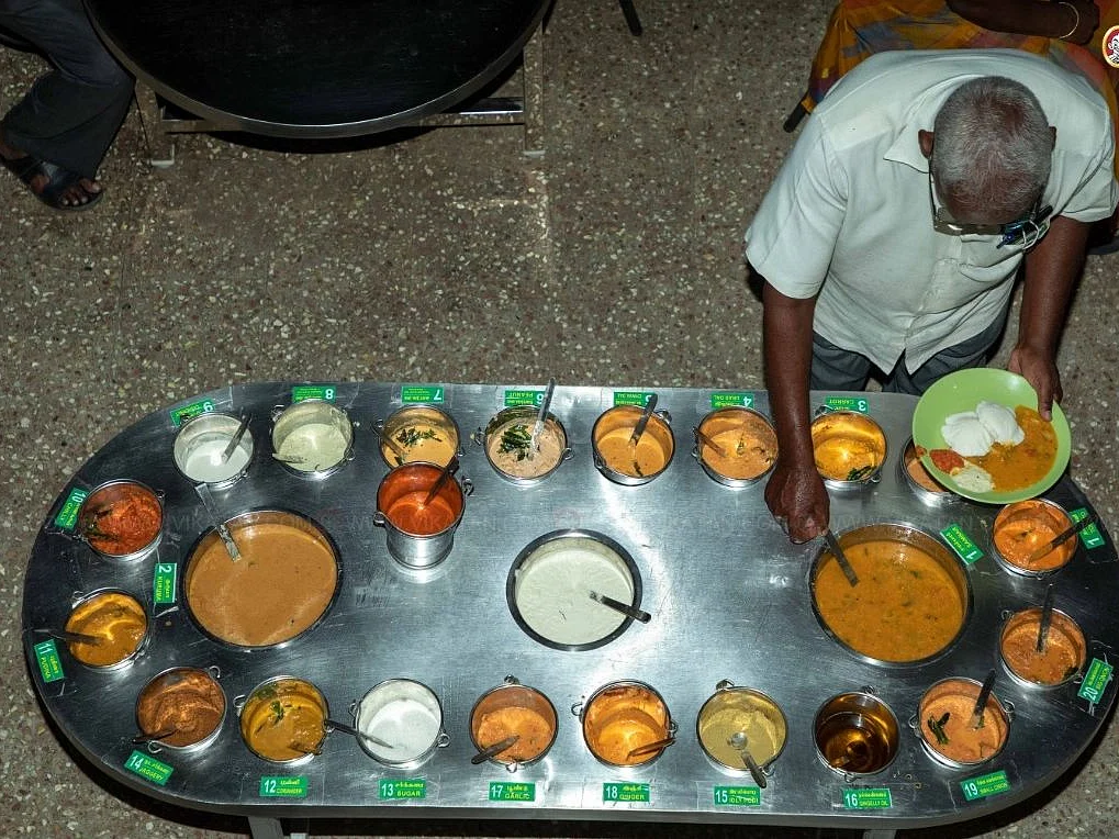 திருச்சி ருசி: மல்லிகைப்பூ இட்லி, 22 வகை சட்னிகள்... நினைவில் நிற்கும் `நினைவூட்டும் இட்லிக்கடை!'