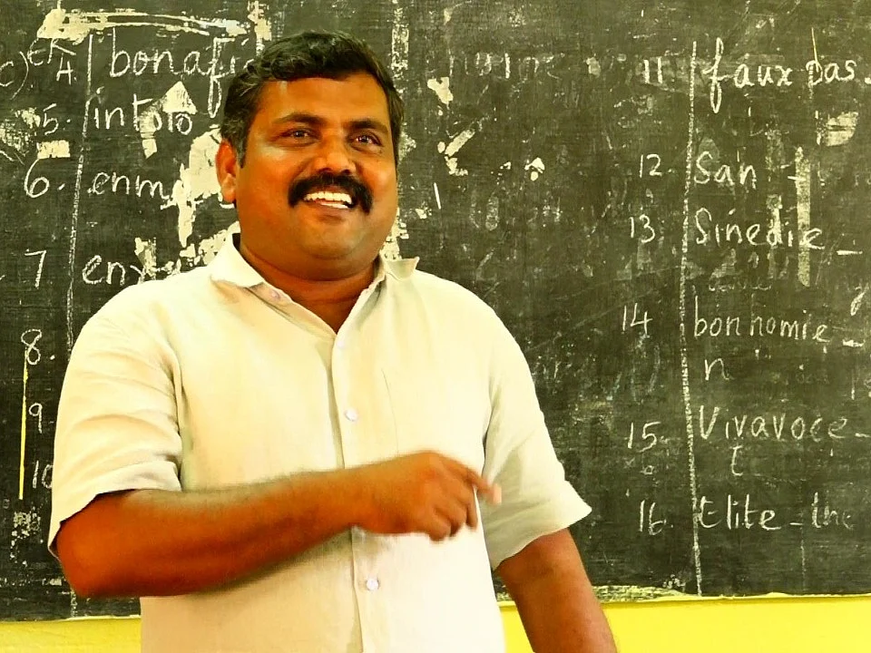 "என் ஸ்கூலும், ஆசிரியர்களும்தான் நான் நடிக்கக் காரணம்!"- முன்னாள் மாணவர்கள் விழாவில் காளி வெங்கட்