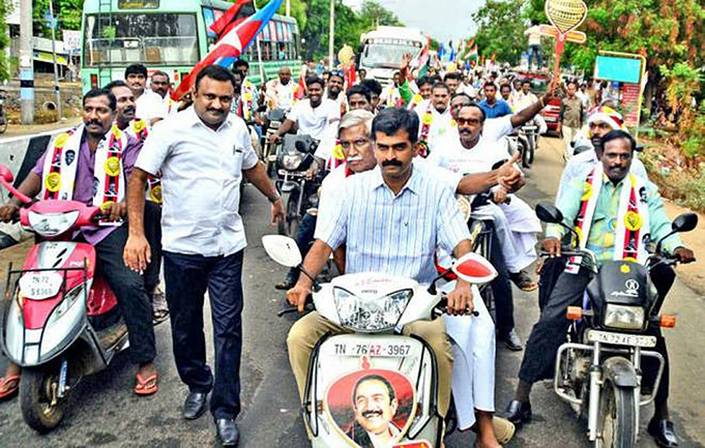“என் முடிவு அப்பாவுக்கு சந்தோஷத்தைக் கொடுக்குமான்னு தெரியாது!”