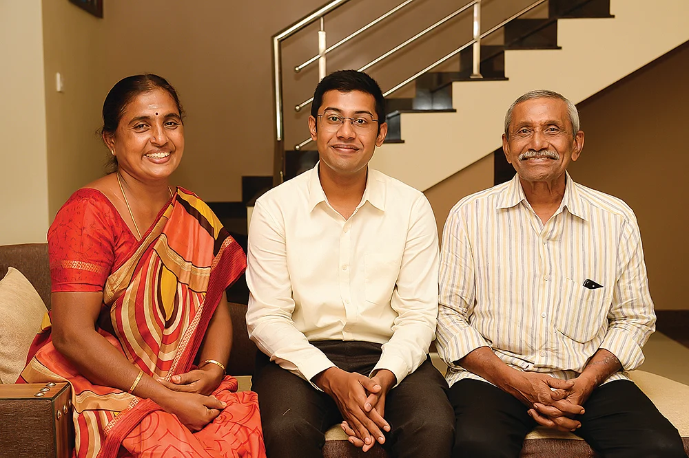 பெற்றோருடன் ரஞ்சித்