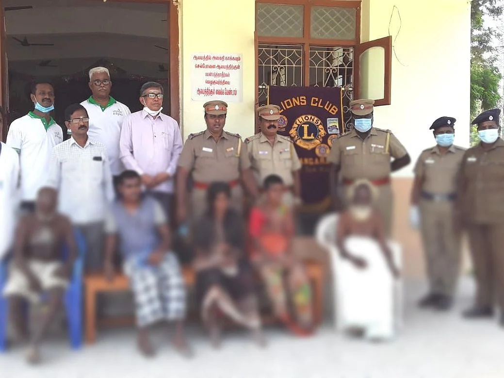 மனநலம் பாதித்தவர்களுக்கு மறுவாழ்வு; நீளும் ஊத்தங்கரை போலீஸாரின் அன்புக்கரம் - மக்கள் பாராட்டு!