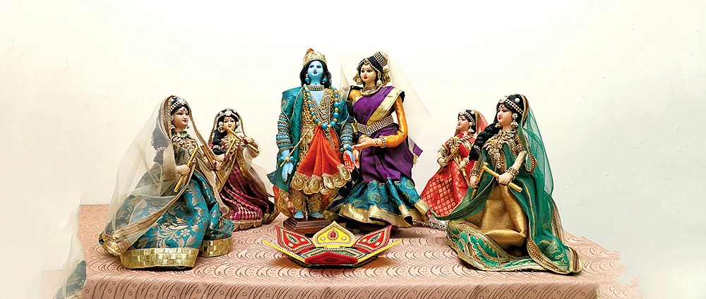தாம்பூலத்தில் மாஸ்க், நியூஸ்பேப்பர் மலை, பட்டுச்சேலை பேக்ரவுண்டு... கொலு ஸ்பெஷல் டிப்ஸ்