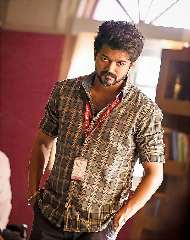 ‘வாத்தி கம்மிங்?’ ரசிகர்களுக்கு அரசியல் ஆசை காட்டும் விஜய்?