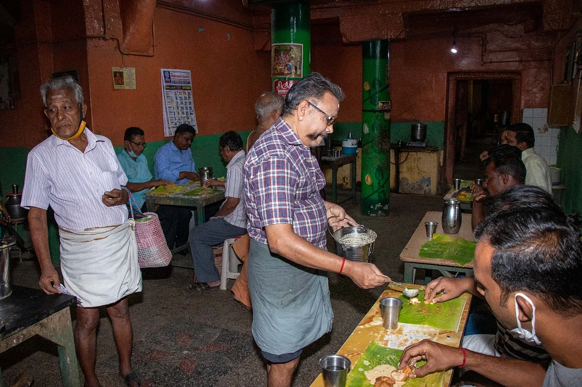 வெங்கடேச பவன் வாடிக்கையாளர்கள்