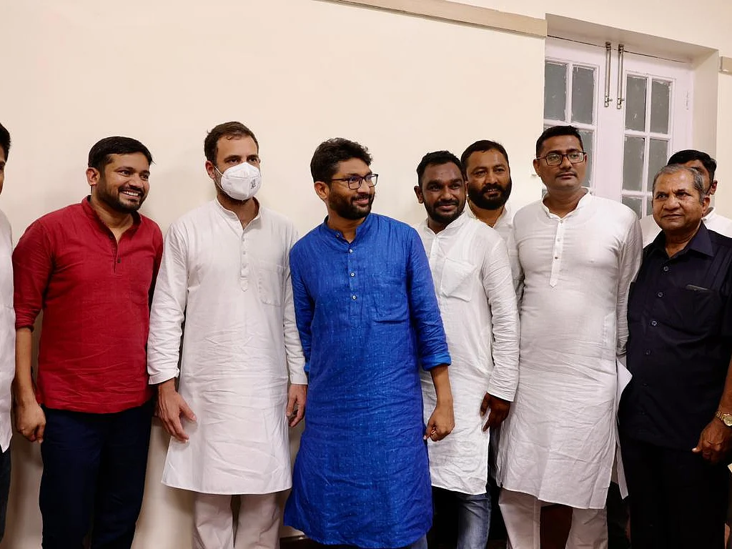 பி.கே பிளான்; கன்னையா குமார், ஜிக்னேஷ் என்ட்ரி - புது ரத்தம் பாய்வதால் காங்கிரஸ் தேறுமா?