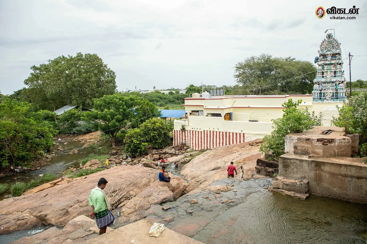 குழுமாயி அம்மன் கோயில்