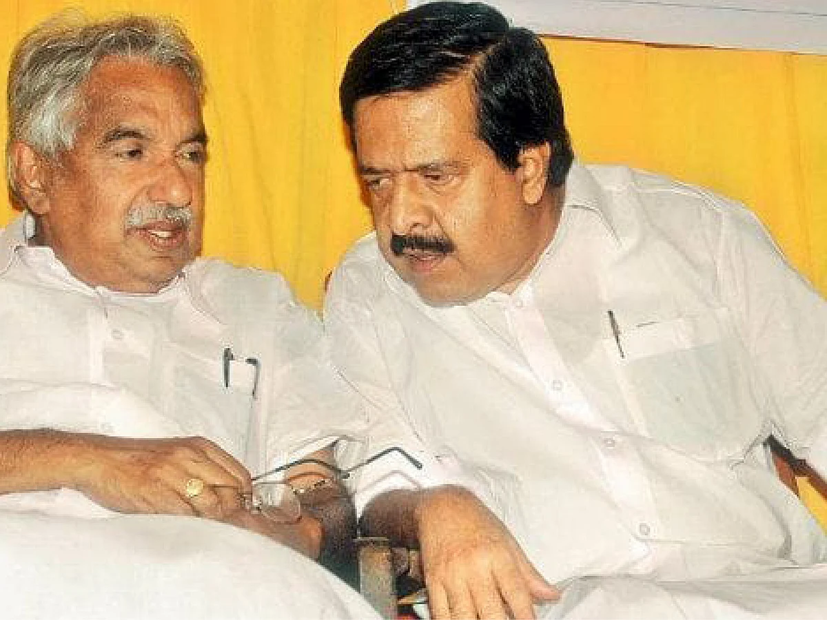 ஓரங்கட்டப்பட்ட உம்மன் சாண்டி, ரமேஷ் சென்னிதலா.. பற்றி எரியும் பட்டியல் விவகாரம்!