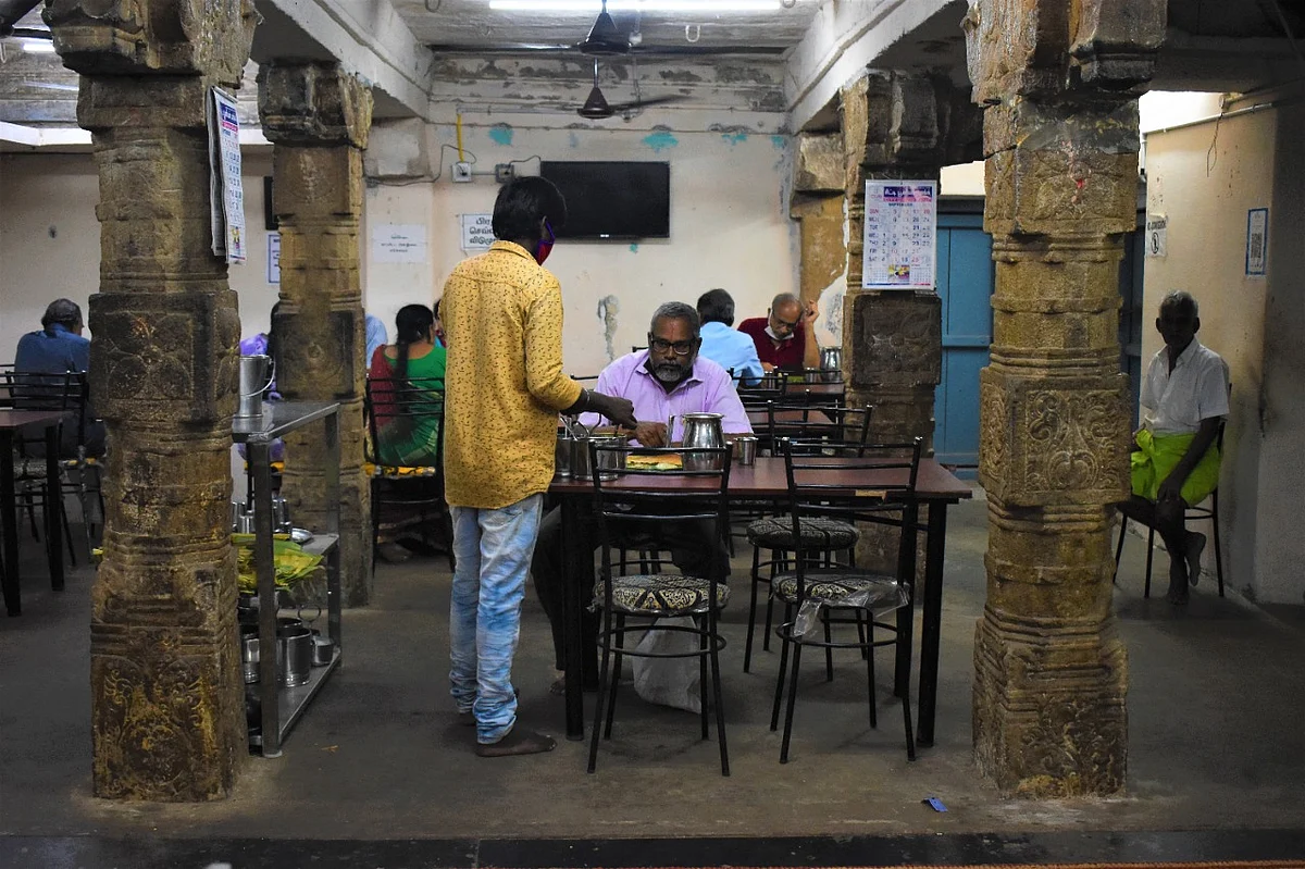 குருக்ருபா ஹோட்டல் வாடிக்கையாளர்கள்