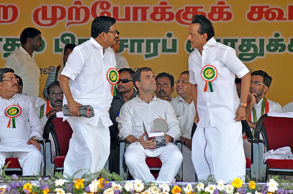 போட்டோ தாக்கு