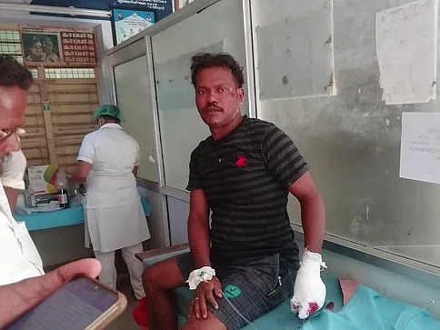 ராதாபுரம்: கஞ்சா போதை...`ஓசி’ சிகரெட் தராததால் அரிவாள் வெட்டு! -ஆம்புலன்ஸ் டிரைவருக்கு நேர்ந்த சோகம்