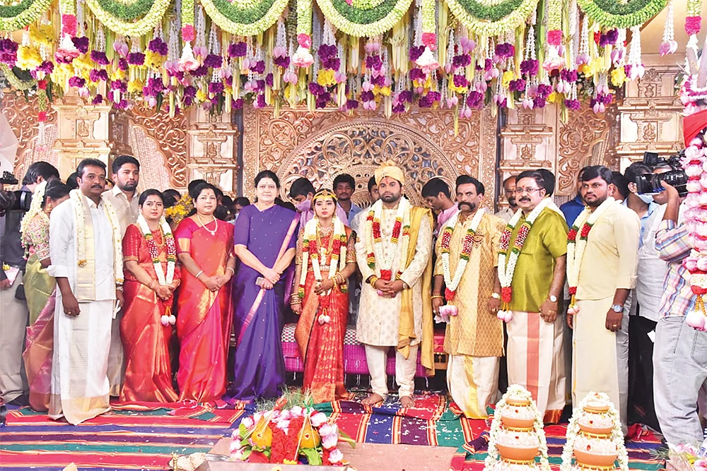 மிஸ்டர் கழுகு: உதயநிதி அப்செட்... நள்ளிரவில் ஏர்போர்ட் விரைந்த ஸ்டாலின்!