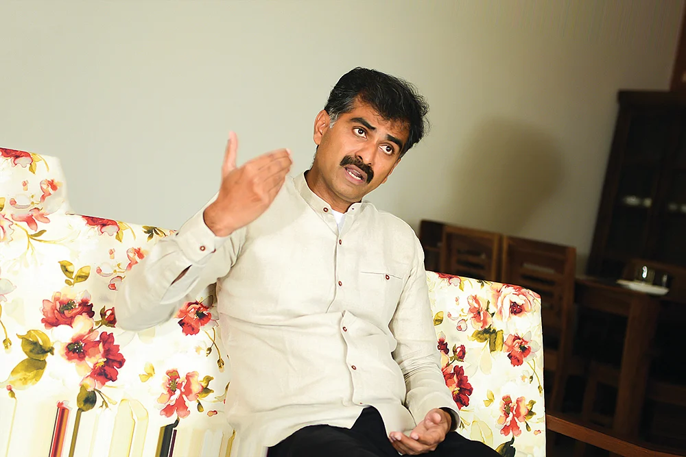 “என் முடிவு அப்பாவுக்கு சந்தோஷத்தைக் கொடுக்குமான்னு தெரியாது!”