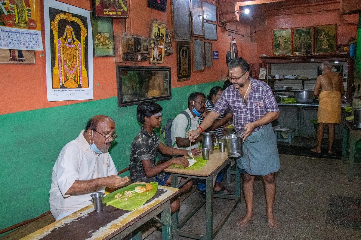 வெங்கடேச பவன் வாடிக்கையாளர்கள்