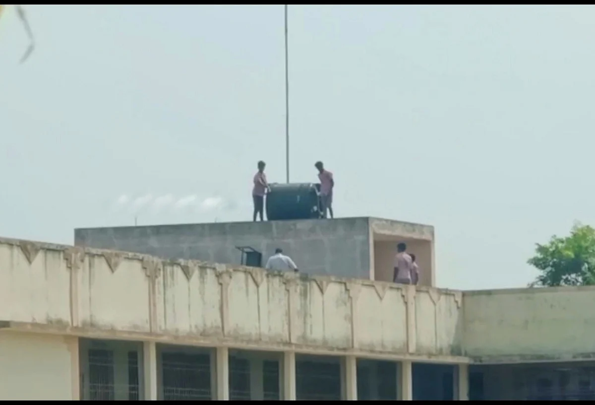 ஆசிரியர்கள், மாணவர்கள்