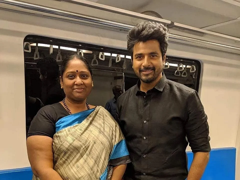 `` `பரோட்டாவுக்காக விஷத்தைக் குடிக்கப் பார்த்தியேடீ'னு திட்டினாங்க!" - தீபாவின் `டாக்டர்' கதை